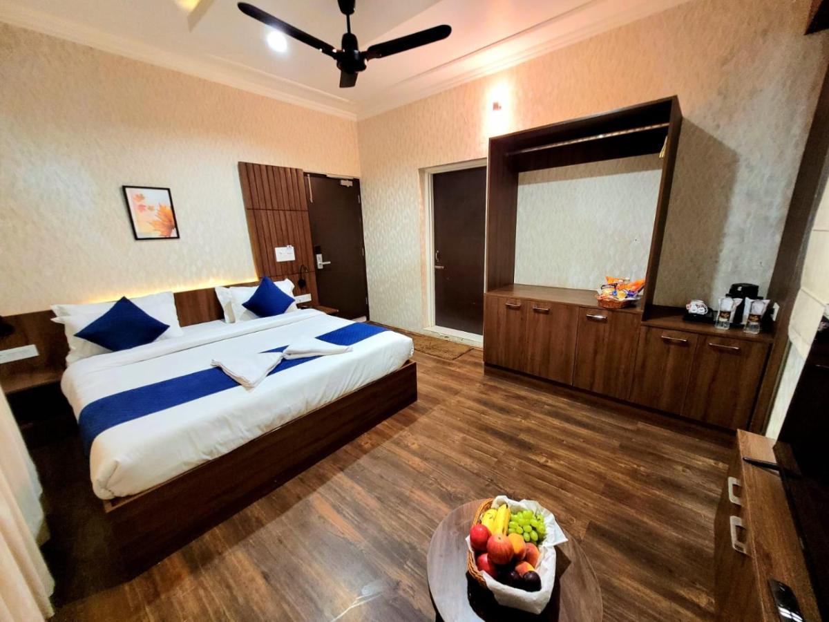 Hotel Royal Plaza Σριναγκάρ Εξωτερικό φωτογραφία