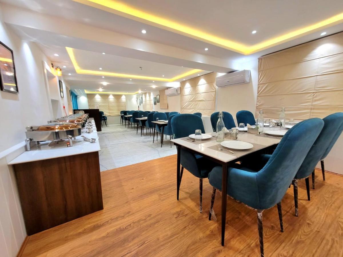 Hotel Royal Plaza Σριναγκάρ Εξωτερικό φωτογραφία