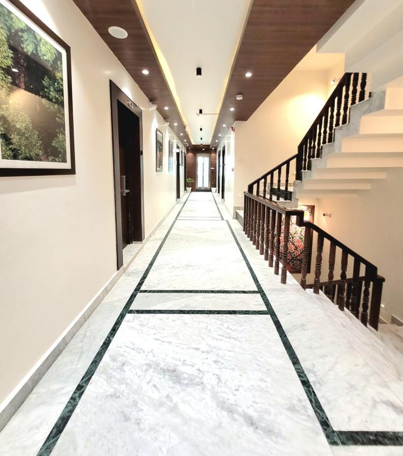 Hotel Royal Plaza Σριναγκάρ Εξωτερικό φωτογραφία